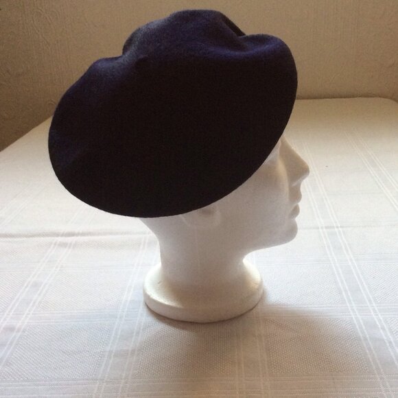 Mid century MFG. Corp. navy felt beret, made in Normandy, like new - Picture 2 of 4